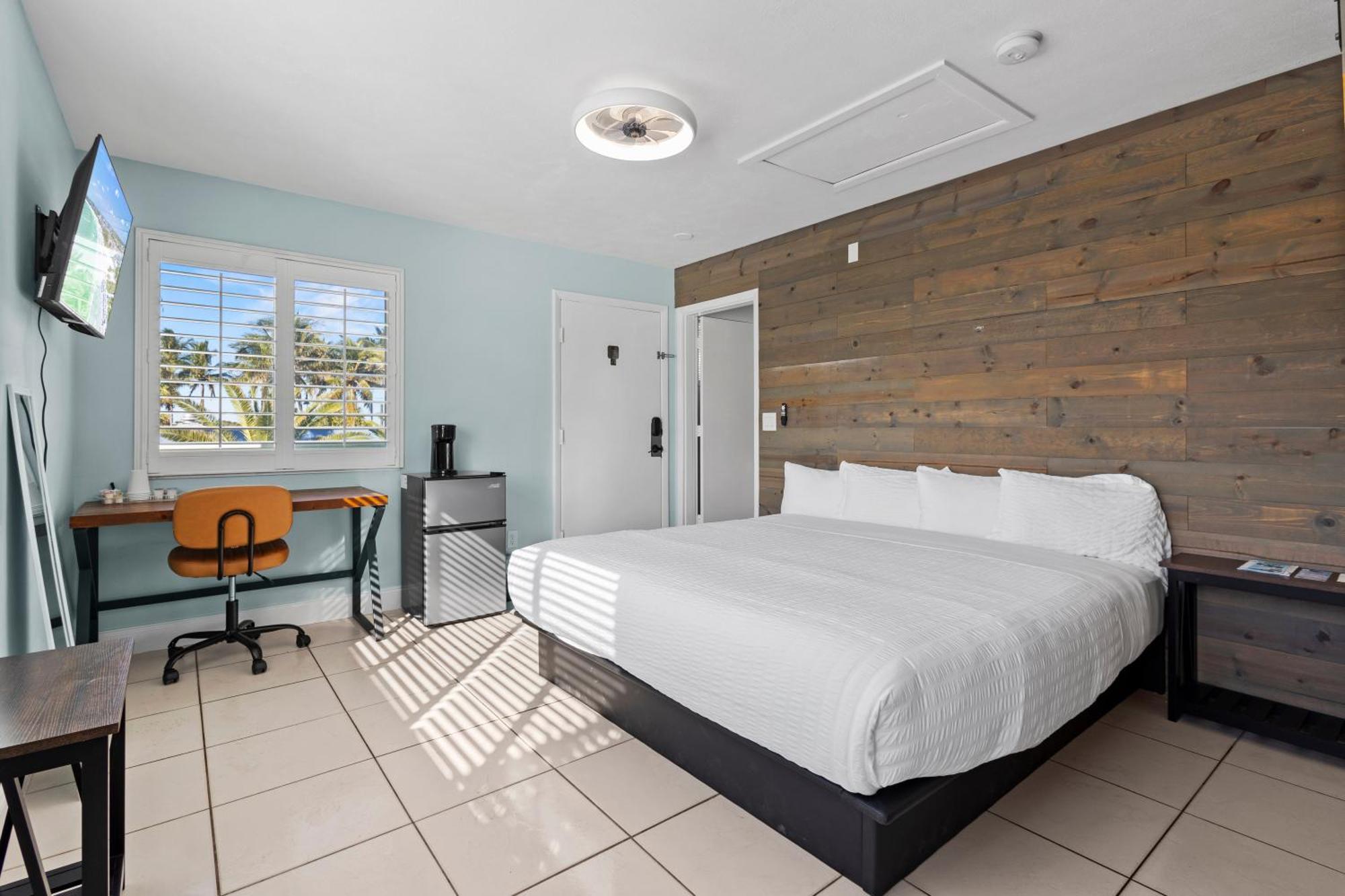 Standard Hotel Room - King Bed #2 Fort Pierce Exterior photo